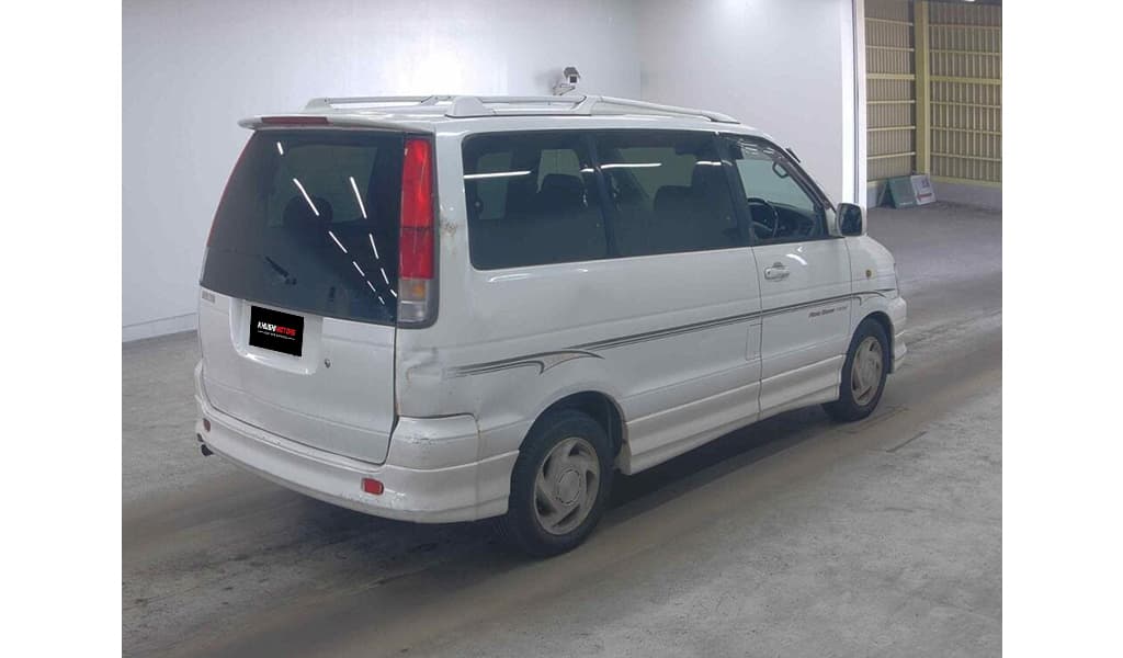 2000 Toyota Noah image-5
