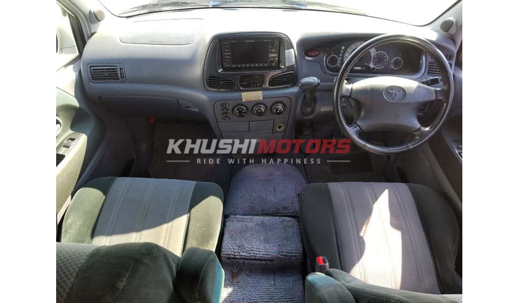 2000 Toyota Noah image-6