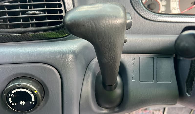 2000 Toyota Noah image-14