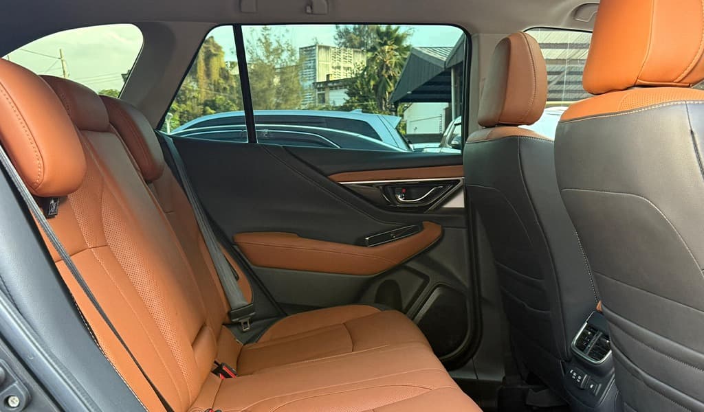 2022 Subaru Outback image-5