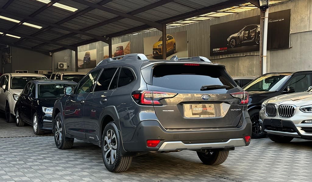 2022 Subaru Outback image-14