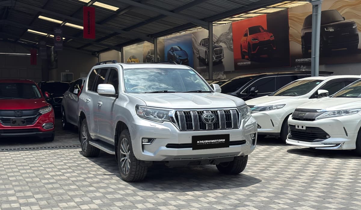 2022 Toyota Land Cruiser Prado VX-L image-1