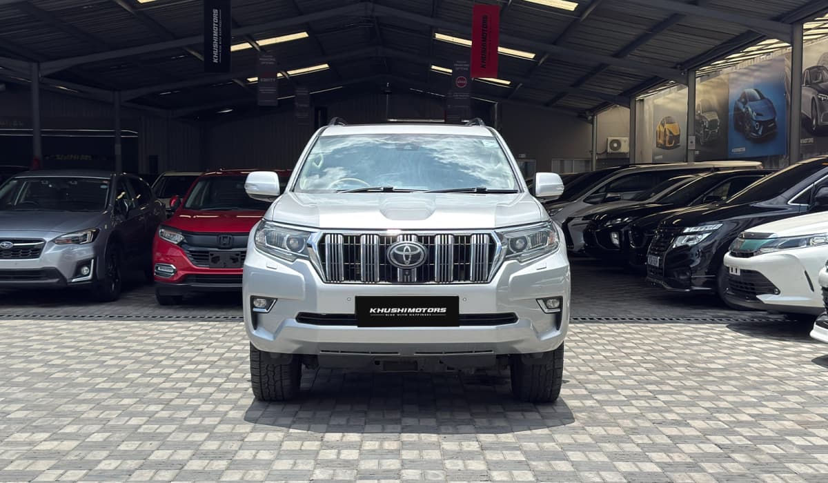 2022 Toyota Land Cruiser Prado VX-L image-2