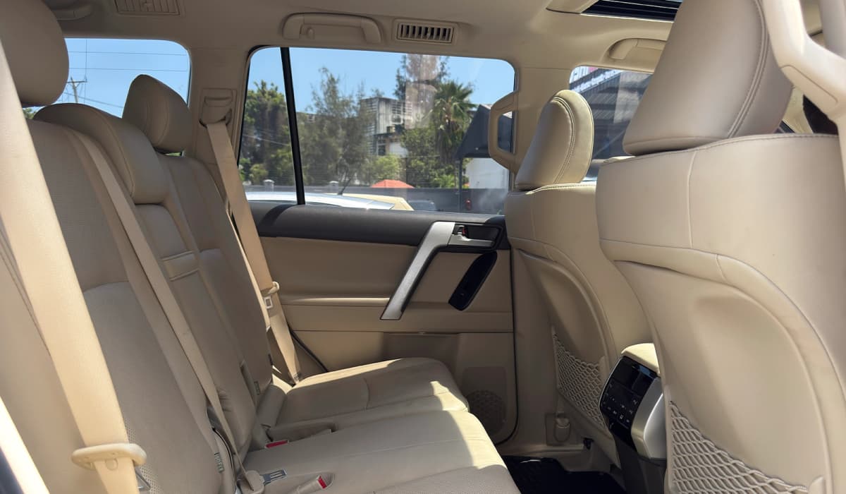 2022 Toyota Land Cruiser Prado VX-L image-7