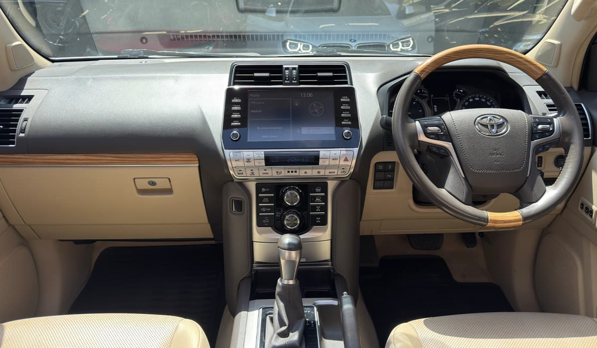 2022 Toyota Land Cruiser Prado VX-L image-9