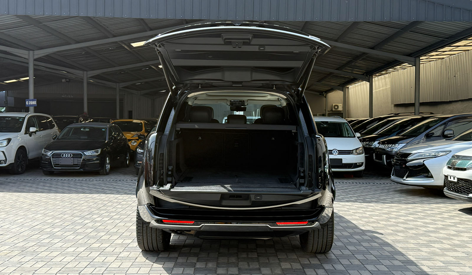 2022 Land Rover Range Rover Vogue Autobiography image-2