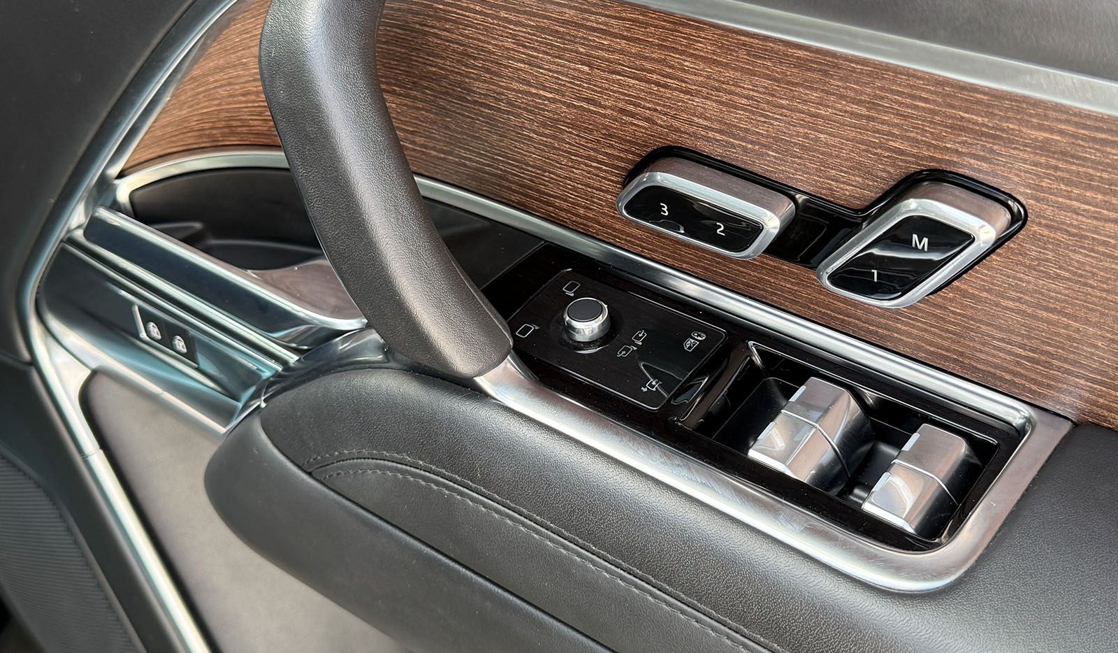 2022 Land Rover Range Rover Vogue Autobiography image-3