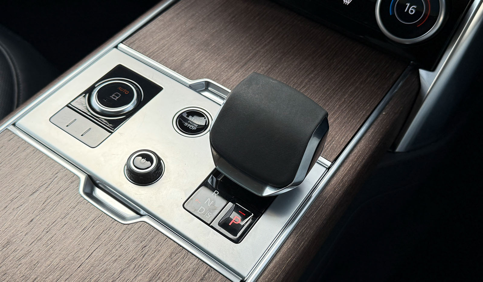 2022 Land Rover Range Rover Vogue Autobiography image-4