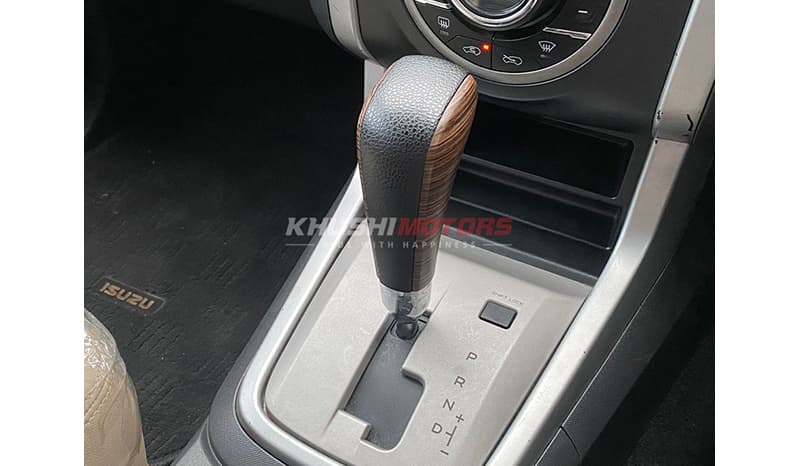 2016 Isuzu MUX image-2