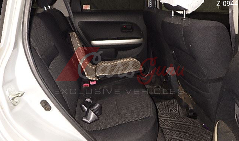 2004 Toyota IST image-3