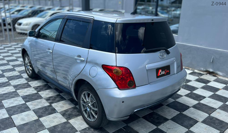 2004 Toyota IST image-15