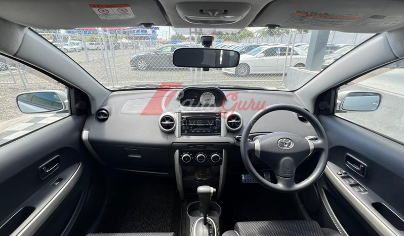 2004 Toyota IST image-18