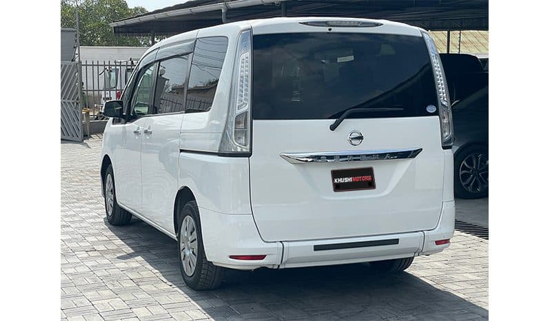 2015 Nissan Serena image-4