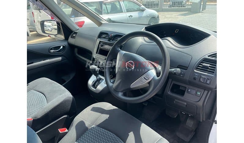 2015 Nissan Serena image-9
