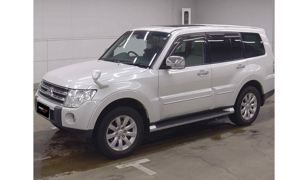 2008 Mitsubishi Pajero image-3