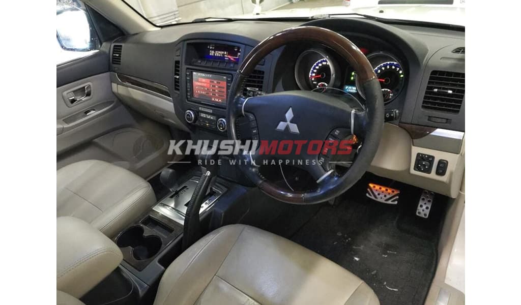 2008 Mitsubishi Pajero image-6