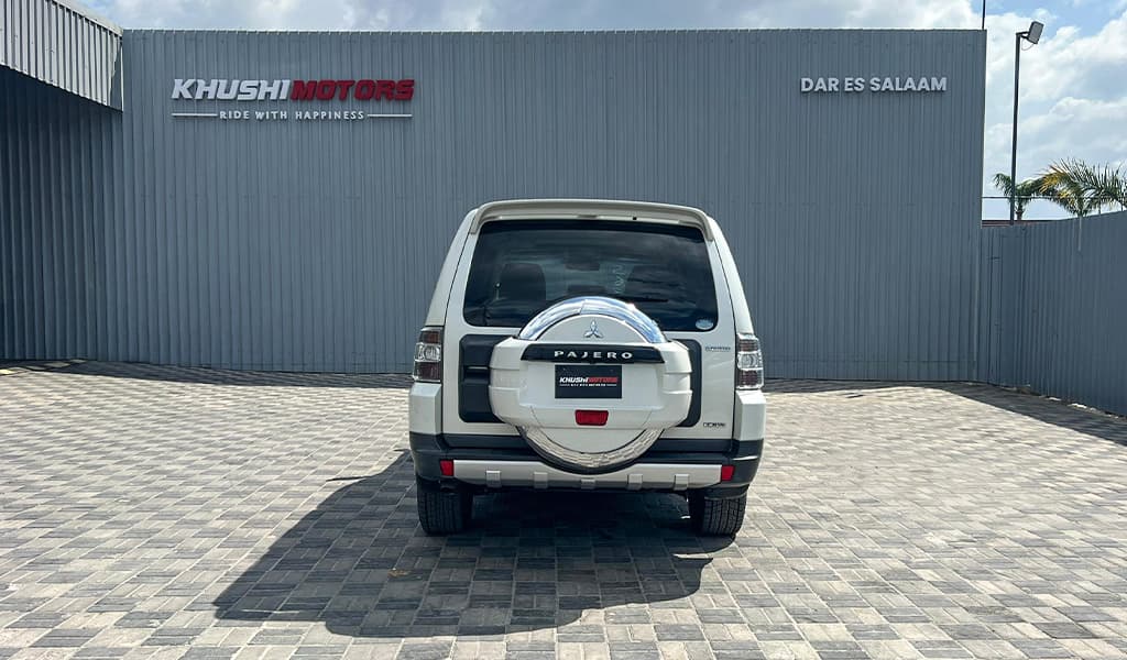 2008 Mitsubishi Pajero image-8