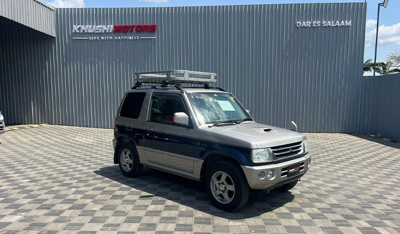 2000 Mitsubishi Pajero Mini image-1