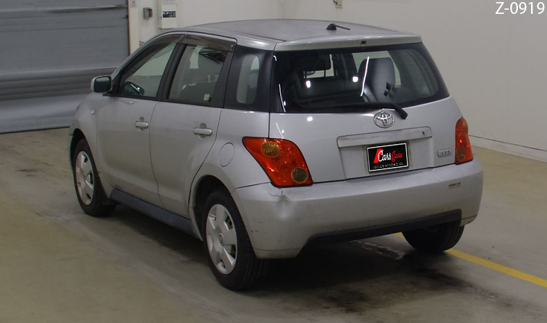 2004 Toyota IST image-4