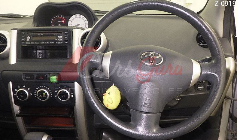 2004 Toyota IST image-7
