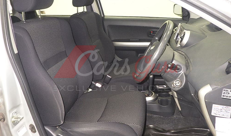 2004 Toyota IST image-8