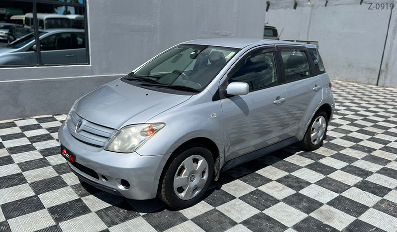 2004 Toyota IST image-10