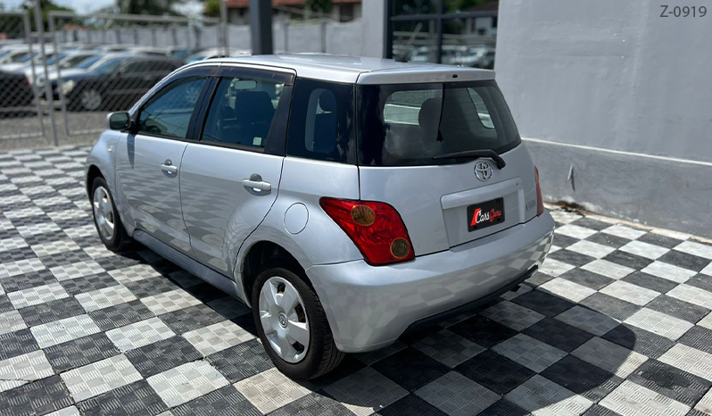 2004 Toyota IST image-12