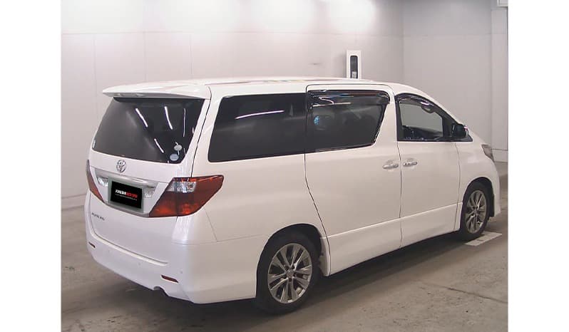 2011 Toyota Alphard image-4