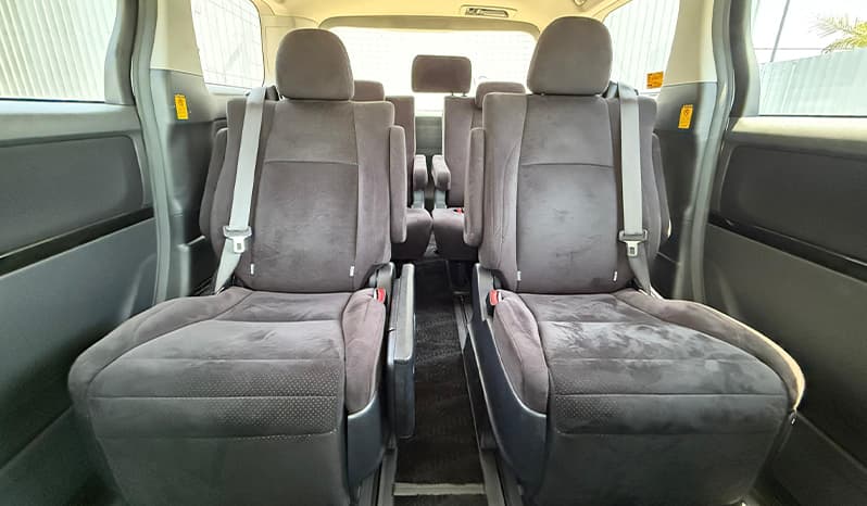 2011 Toyota Alphard image-16