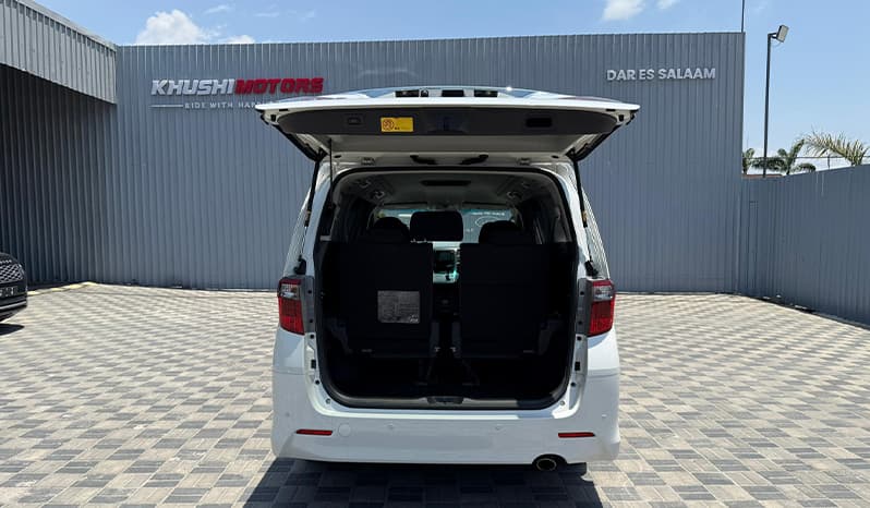 2011 Toyota Alphard image-17