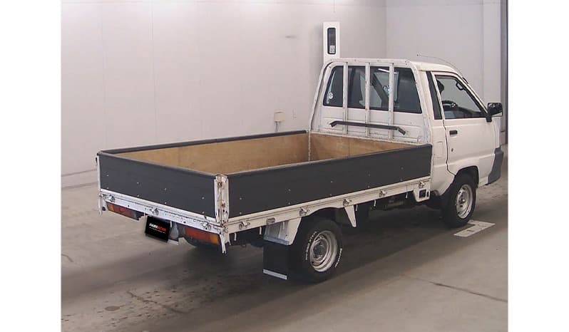 1999 Toyota Townace Truck image-3