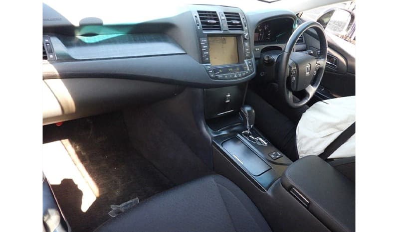 2008 Toyota Crown image-3