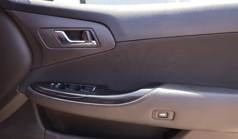 2008 Toyota Crown image-16