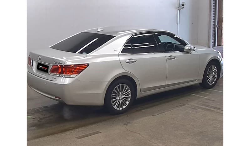 2014 Toyota Crown image-4