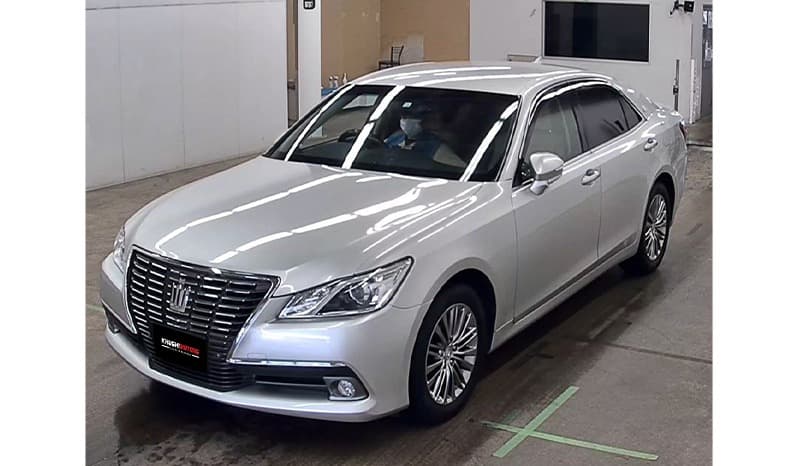 2014 Toyota Crown image-5
