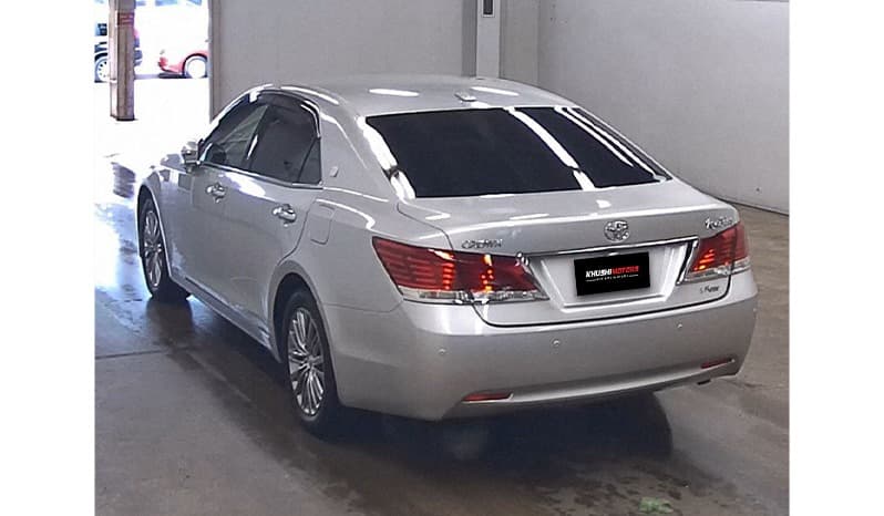 2014 Toyota Crown image-6