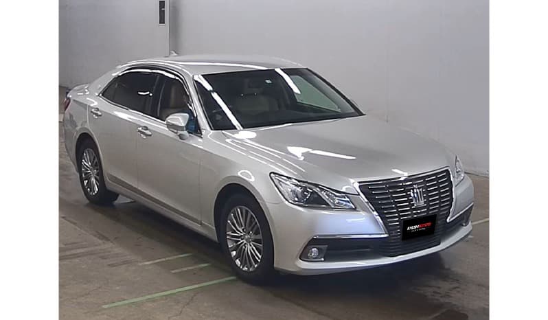 2014 Toyota Crown image-7
