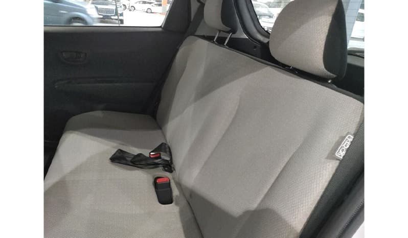 2011 Toyota Vitz image-2