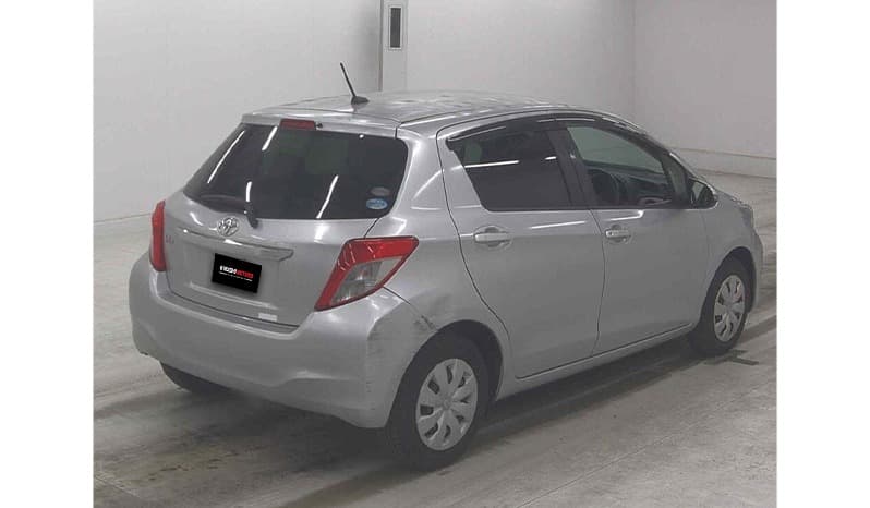 2011 Toyota Vitz image-4