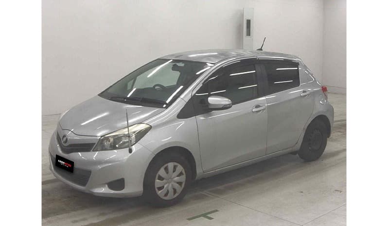 2011 Toyota Vitz image-5