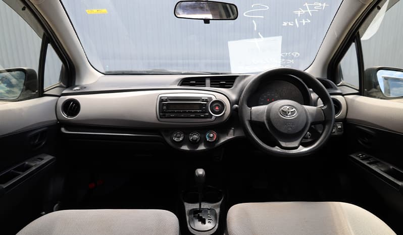2011 Toyota Vitz image-13