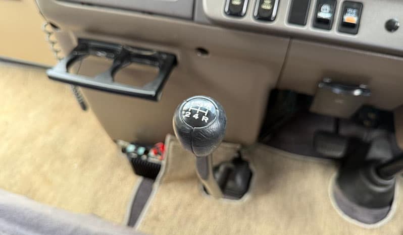 1994 Nissan Civilian image-12
