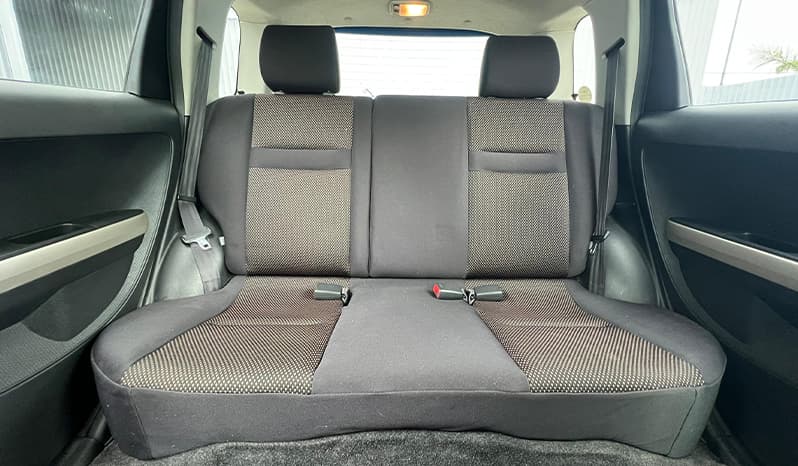 2002 Toyota IST image-8