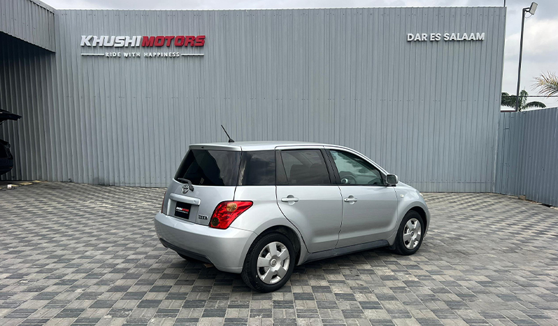 2003 Toyota IST image-6