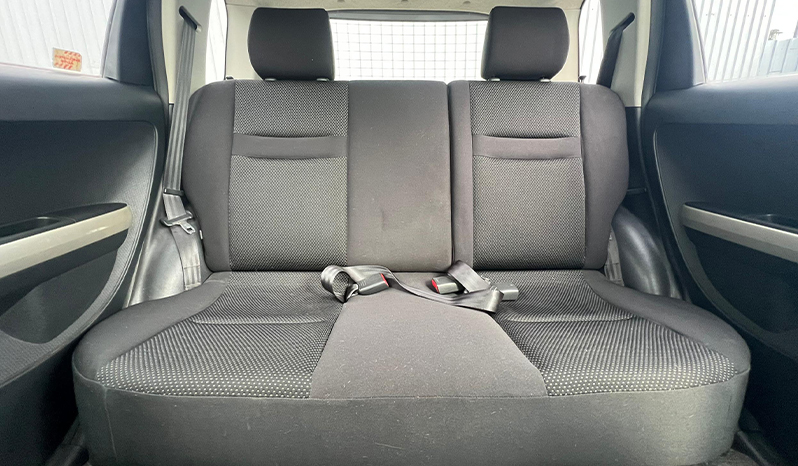 2003 Toyota IST image-8