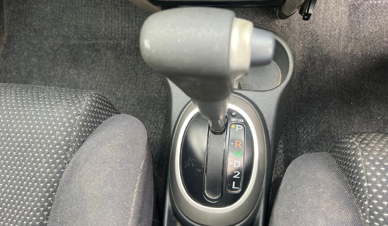 2003 Toyota IST image-9