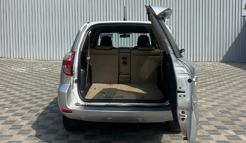 2009 Toyota Vanguard image-2