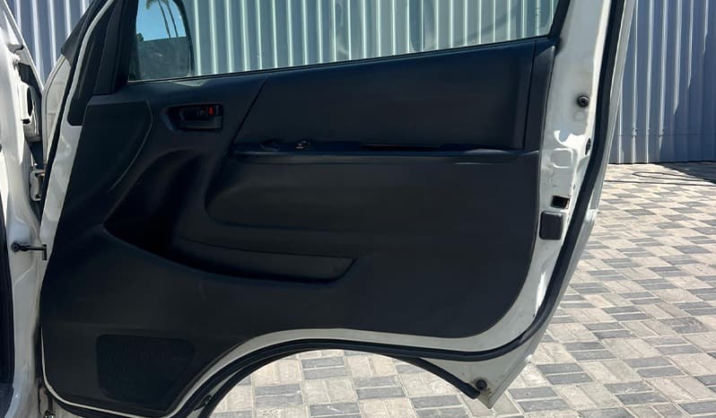 2007 Toyota Hiace image-3