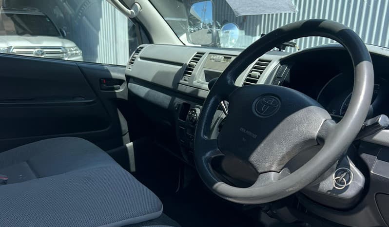 2007 Toyota Hiace image-6