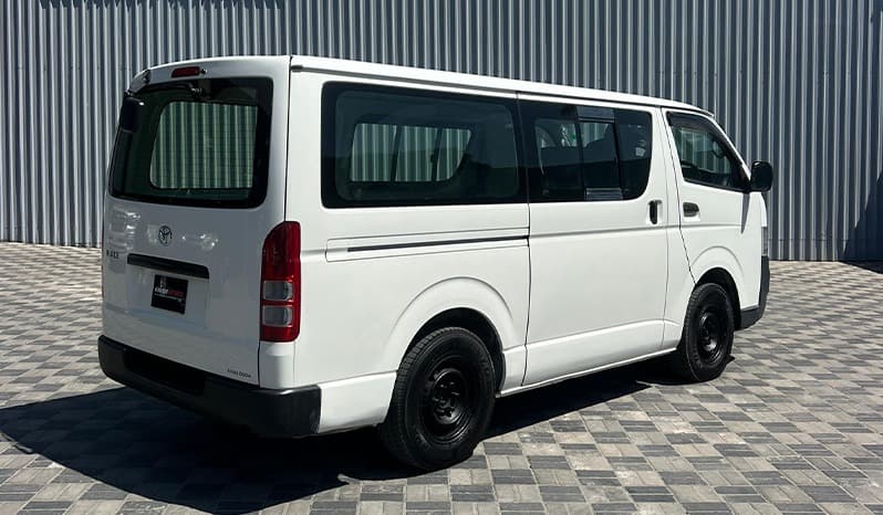 2007 Toyota Hiace image-8
